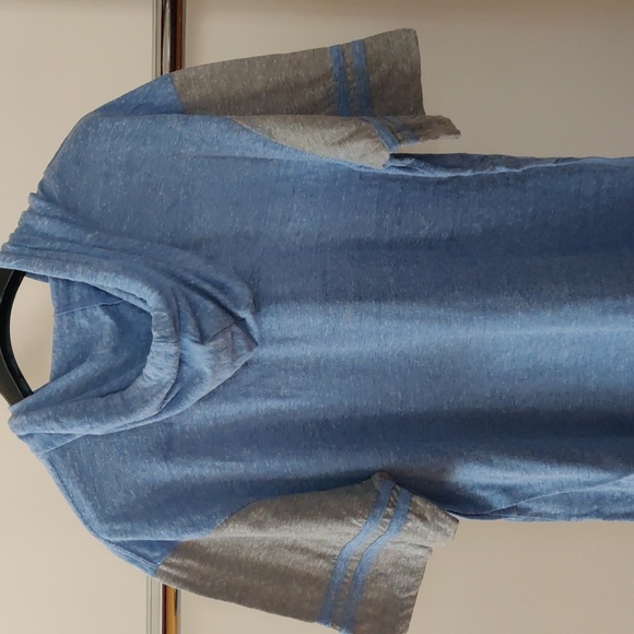 Hooded T-shirt - Picture 2 of 3